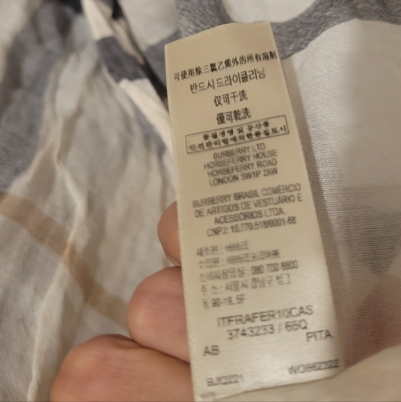 Burberry Check Wool Silk Scarf 220x70cm - Picture 5 of 7